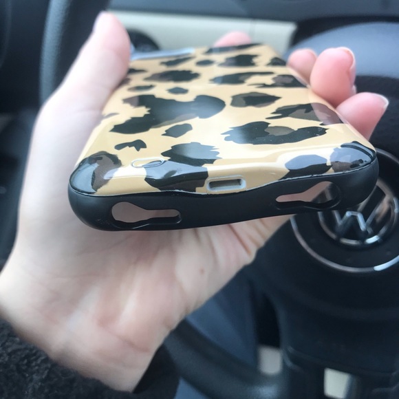 iPhone Charging Case (iPhone 7) - Picture 3 of 6